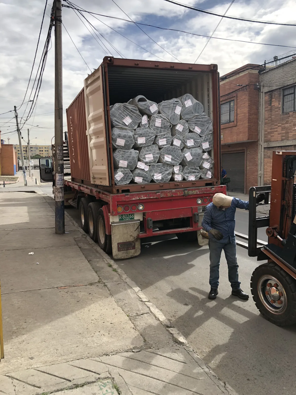 Recepción de tubería industrial identificada en Colombia