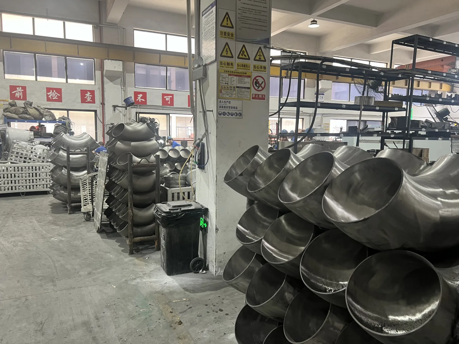 Planta de fabricación de accesorios industriales en China